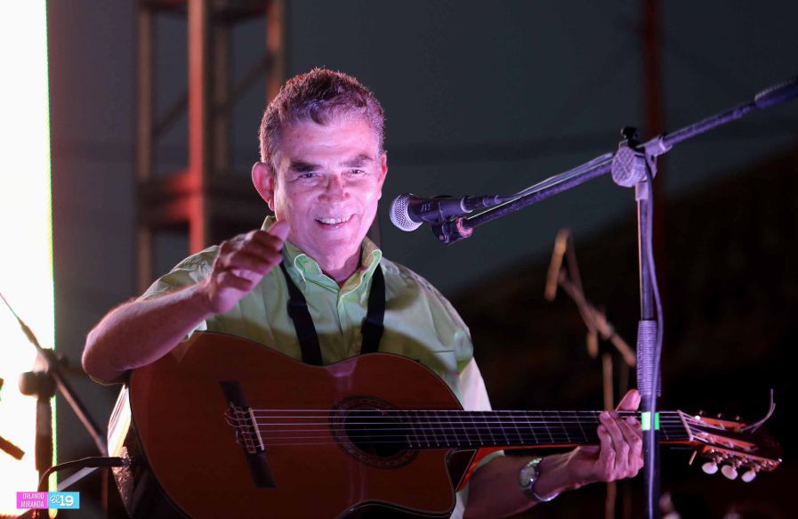 400 parejas se dan el “sí acepto” en boda masiva de Tu Nueva Radio Ya