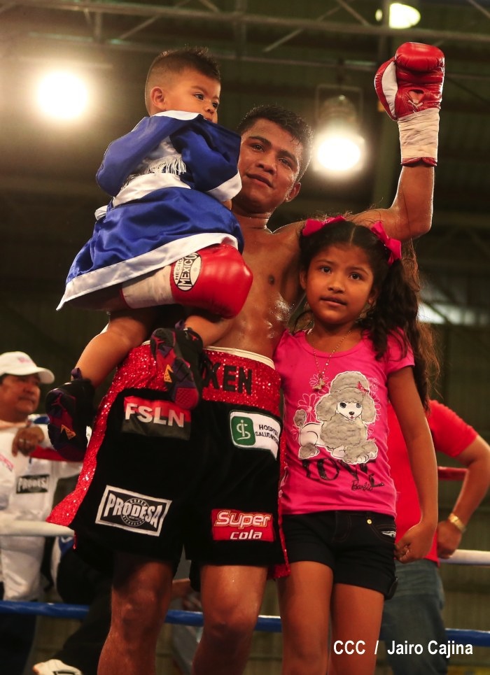 Chocolatito liquidó en cinco a Barrera