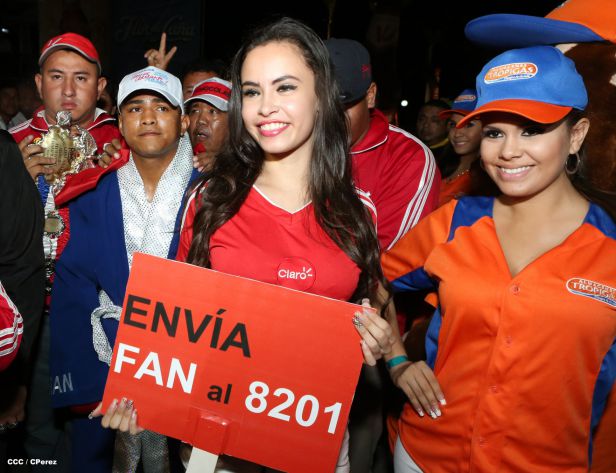 "Chocolatito" González noquea al mexicano Valentín León en Nicaragua 