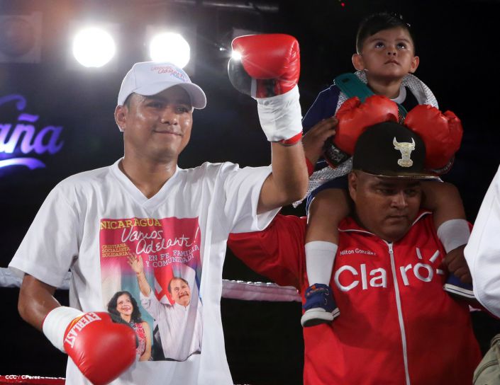 "Chocolatito" González noquea al mexicano Valentín León en Nicaragua 