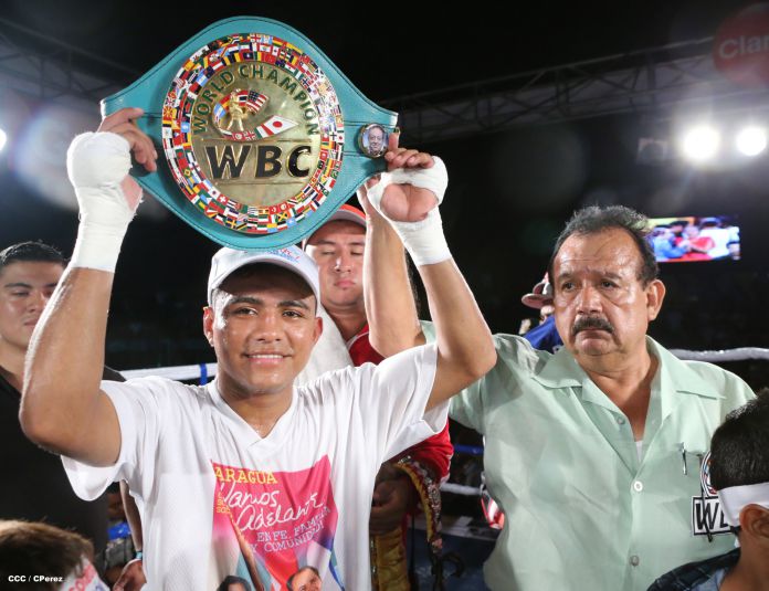 "Chocolatito" González noquea al mexicano Valentín León en Nicaragua 