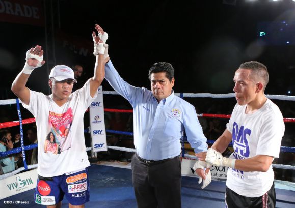 "Chocolatito" González noquea al mexicano Valentín León en Nicaragua 