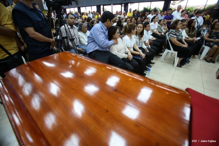 Continúan honras póstumas al Rector Magnífico Elmer Cisneros