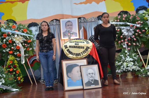 Continúan honras póstumas al Rector Magnífico Elmer Cisneros