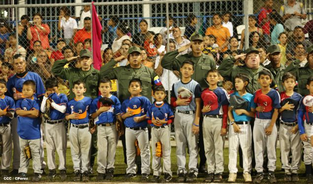 Daniel inaugura Estadio de Béisbol Infantil “Hugo Chávez Frías”