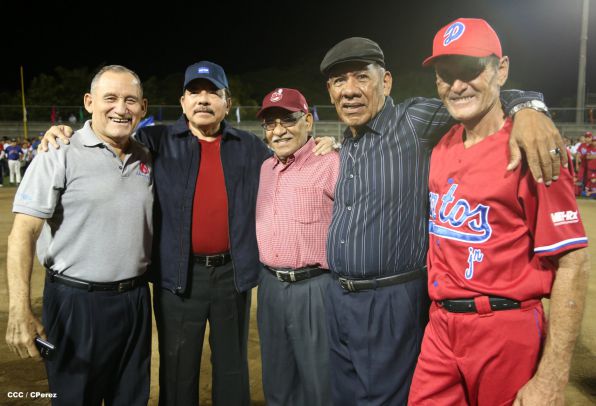 Daniel inaugura Estadio de Béisbol Infantil “Hugo Chávez Frías”