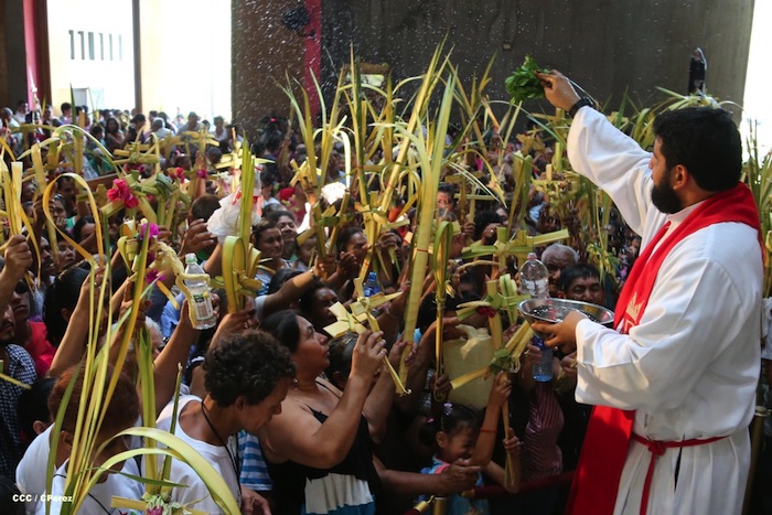 Procesión de la Burrita en Managua (Semana Santa 2013)
