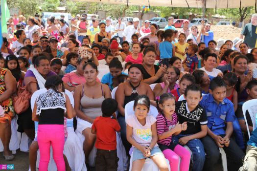 Entregan viviendas a familias de Masachapa