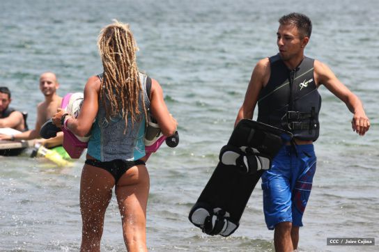 Intur promueve show de Flyboarding en centros turísticos del país