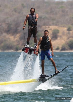 Intur promueve show de Flyboarding en centros turísticos del país