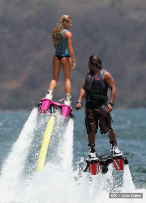 Intur promueve show de Flyboarding en centros turísticos del país