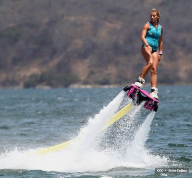 Intur promueve show de Flyboarding en centros turísticos del país