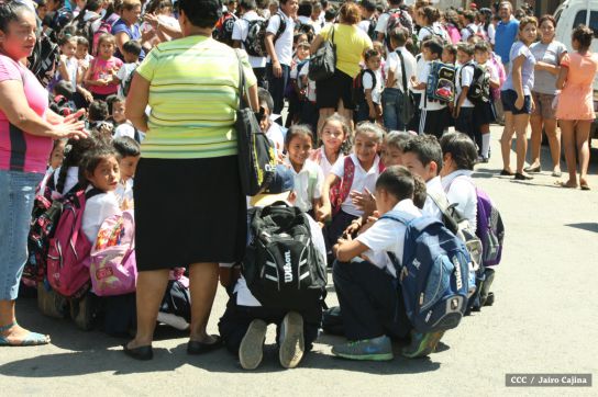 Familias de Masachapa participan masivamente en simulacros de terremoto y tsunami  