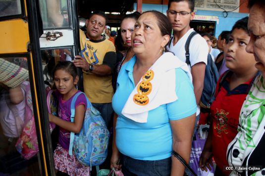 Terminales de buses abarrotadas en Miércoles Santos