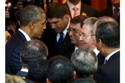 Saludo entre Raúl y Obama en VII Cumbre de las Américas