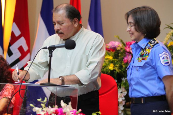 Daniel y Rosario reciben Plan de Fortalecimiento de la Seguridad Ciudadana