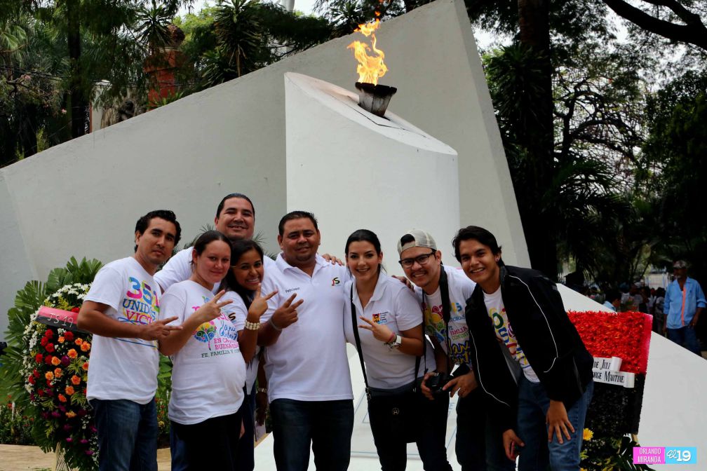 Una Flor para Tomás (30 Abril 2015)