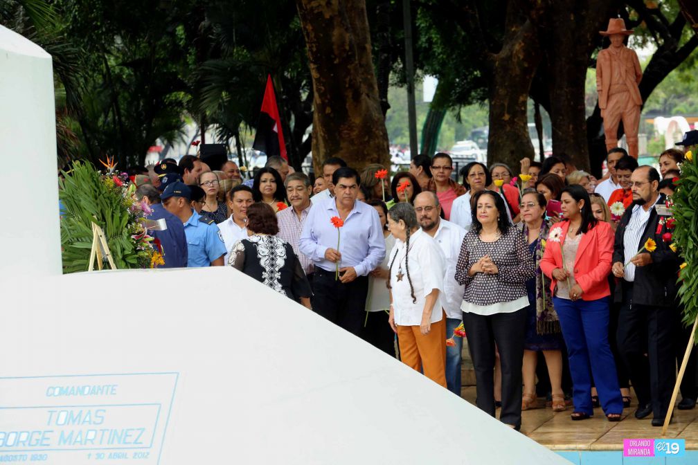 Una Flor para Tomás (30 Abril 2015)