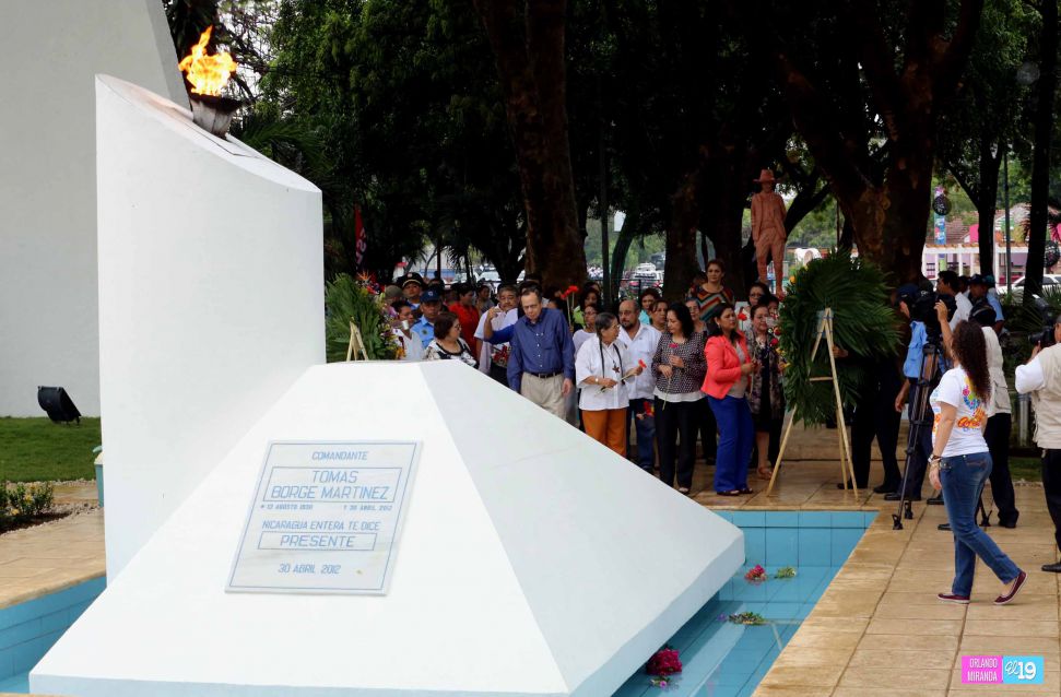 Una Flor para Tomás (30 Abril 2015)