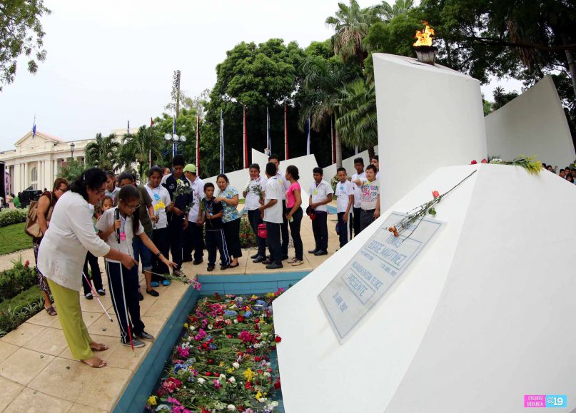 Una Flor para Tomás (30 Abril 2015)
