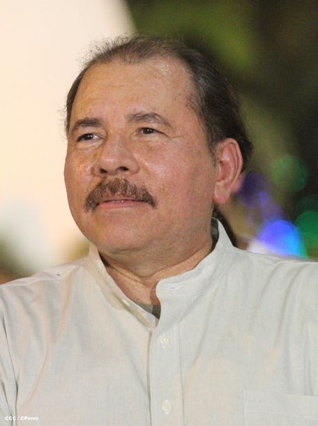 Daniel y Rosario rinden homenaje al Comandante Tomás Borge Martínez