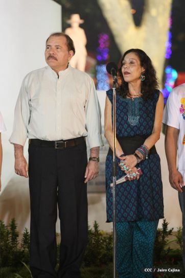 Daniel y Rosario rinden homenaje al Comandante Tomás Borge Martínez