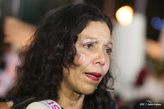 Daniel y Rosario rinden homenaje al Comandante Tomás Borge Martínez