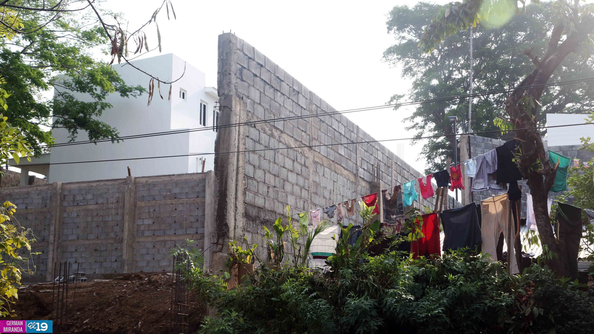 Alcaldía dialoga con familias para que accedan a ser evacuadas a lugares más seguros