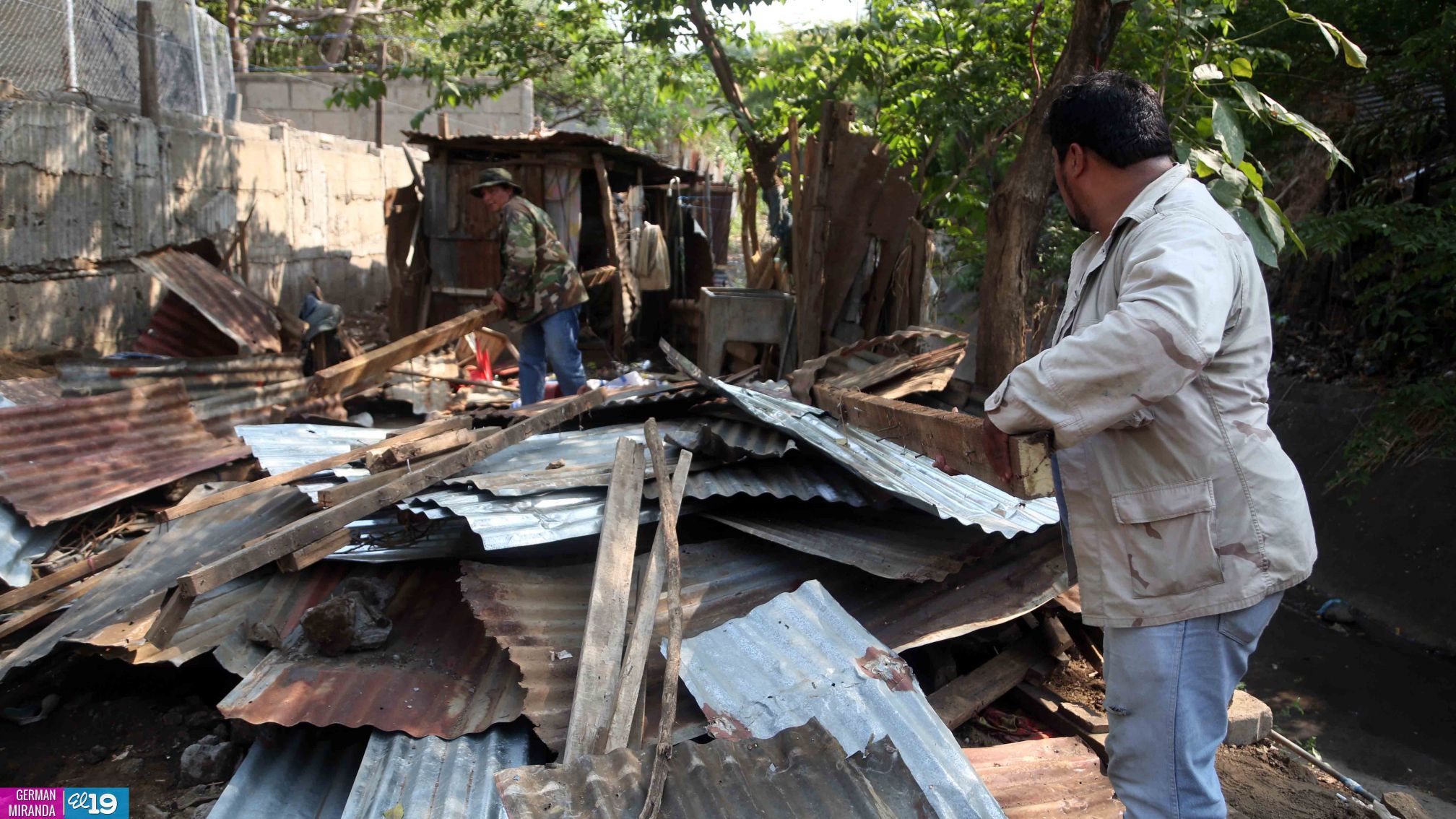 Alcaldía dialoga con familias para que accedan a ser evacuadas a lugares más seguros