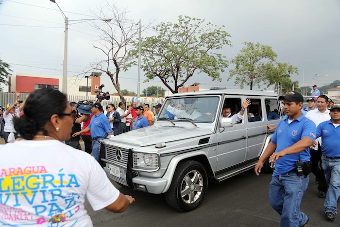 Daniel y Nicolás recorren calles y rotondas de Managua