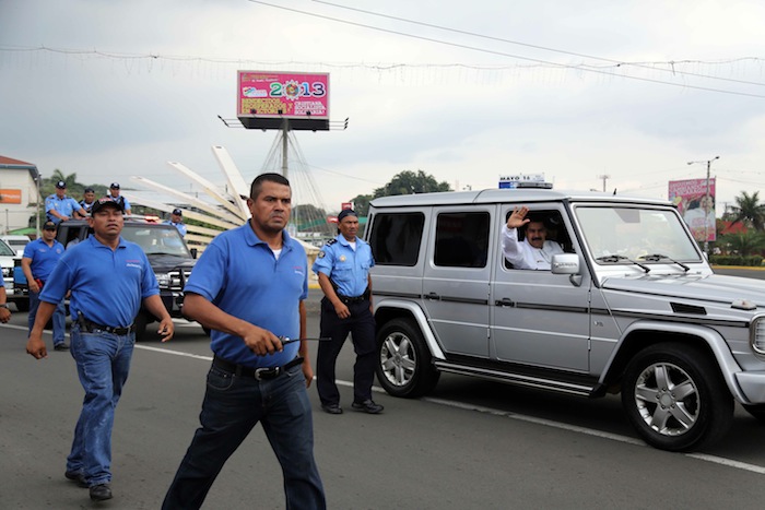 Daniel y Nicolás recorren calles y rotondas de Managua