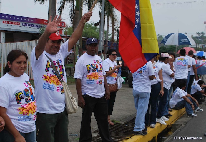 Daniel y Nicolás recorren calles y rotondas de Managua
