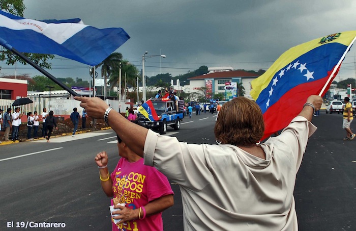 Daniel y Nicolás recorren calles y rotondas de Managua