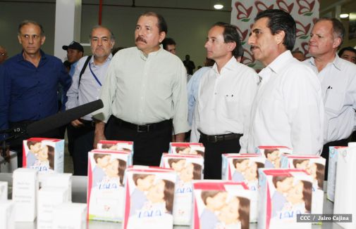 Presidente Daniel inaugura planta láctea del grupo Lala