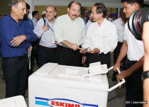 Presidente Daniel inaugura planta láctea del grupo Lala