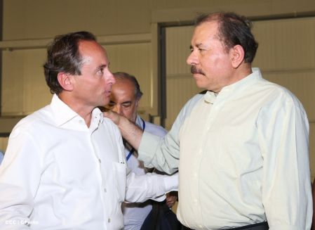 Presidente Daniel inaugura planta láctea del grupo Lala