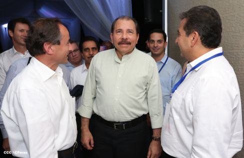 Presidente Daniel inaugura planta láctea del grupo Lala