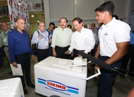 Presidente Daniel inaugura planta láctea del grupo Lala