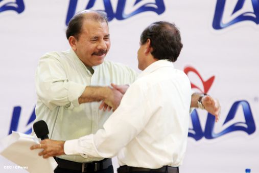 Presidente Daniel inaugura planta láctea del grupo Lala