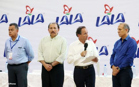 Presidente Daniel inaugura planta láctea del grupo Lala