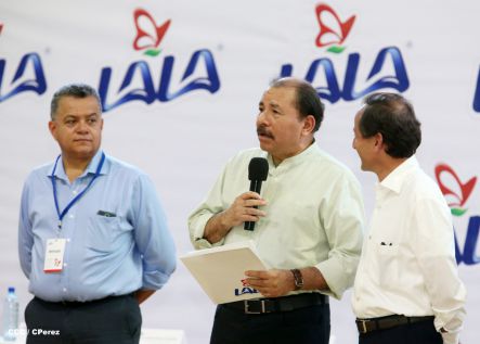 Presidente Daniel inaugura planta láctea del grupo Lala