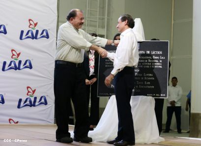 Presidente Daniel inaugura planta láctea del grupo Lala