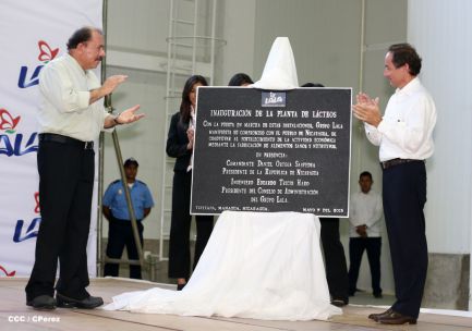 Presidente Daniel inaugura planta láctea del grupo Lala