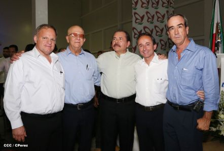 Presidente Daniel inaugura planta láctea del grupo Lala