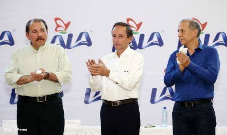 Presidente Daniel inaugura planta láctea del grupo Lala