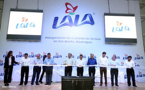 Presidente Daniel inaugura planta láctea del grupo Lala