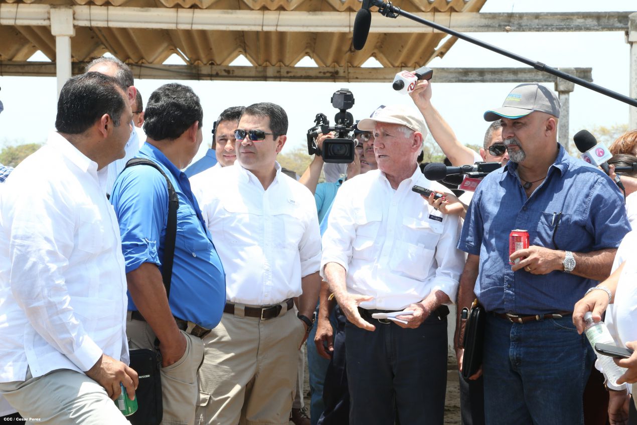 Presidente de Honduras conoce experiencia ganadera de Nicaragua