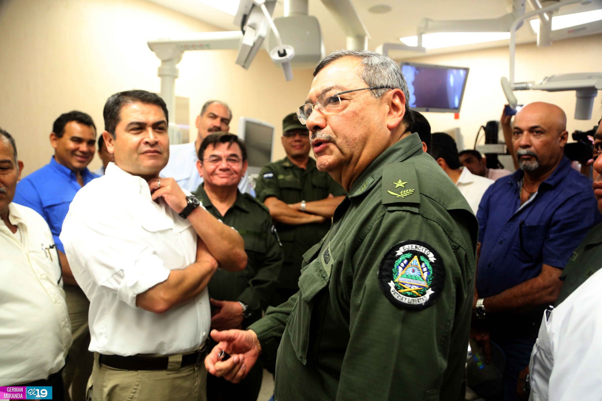 Presidente Juan Orlando Hernández Realiza recorrido por instalaciones del Nuevo Hospital Militar