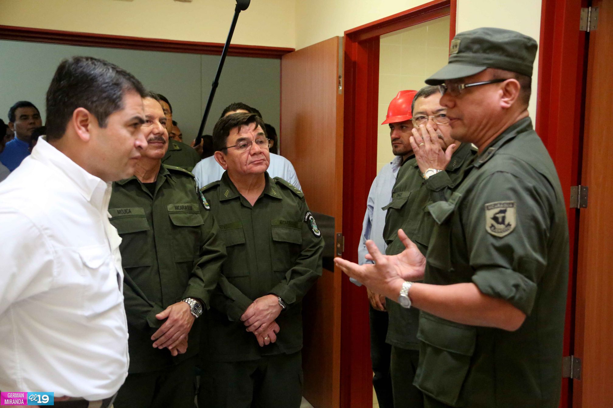 Presidente Juan Orlando Hernández Realiza recorrido por instalaciones del Nuevo Hospital Militar