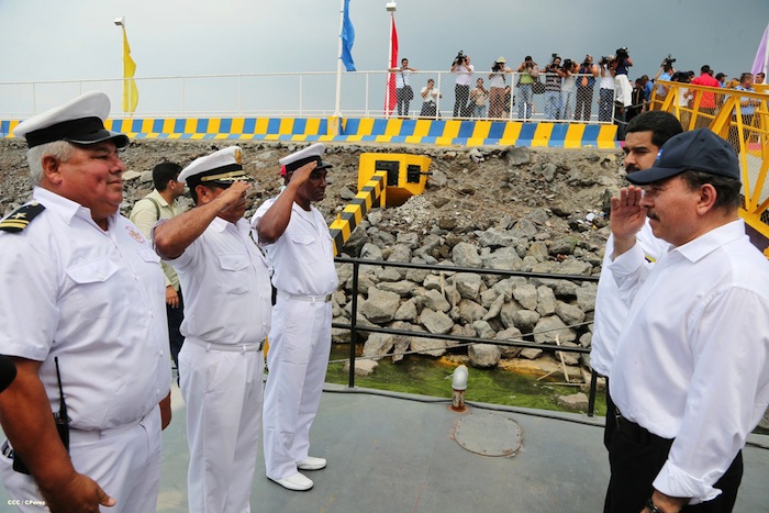 Daniel y Nicolás visitan Puerto Salvador Allende